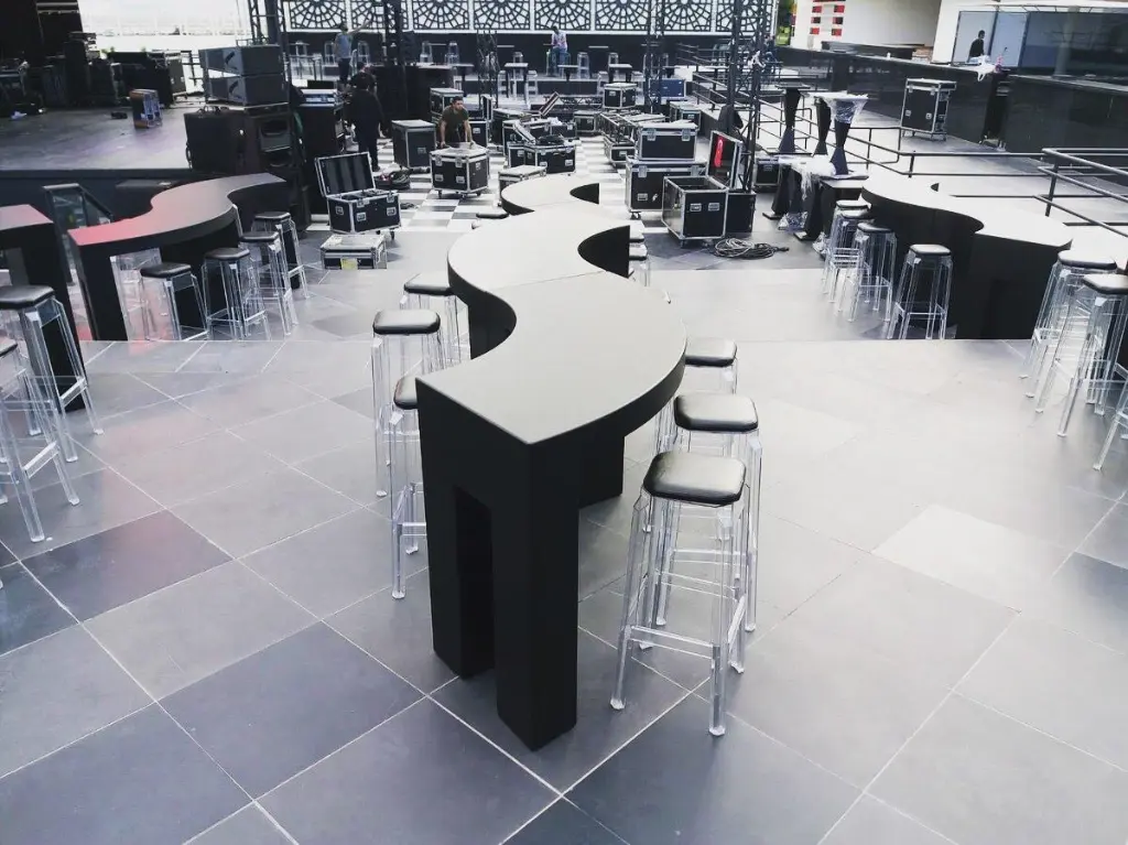 S Bar Masası - Siyah - 1.webp