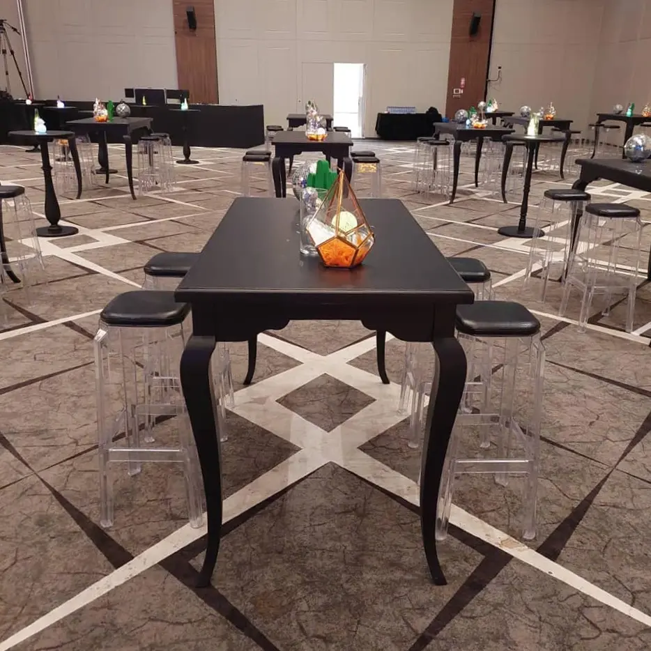 Lukens Bar Masası.webp