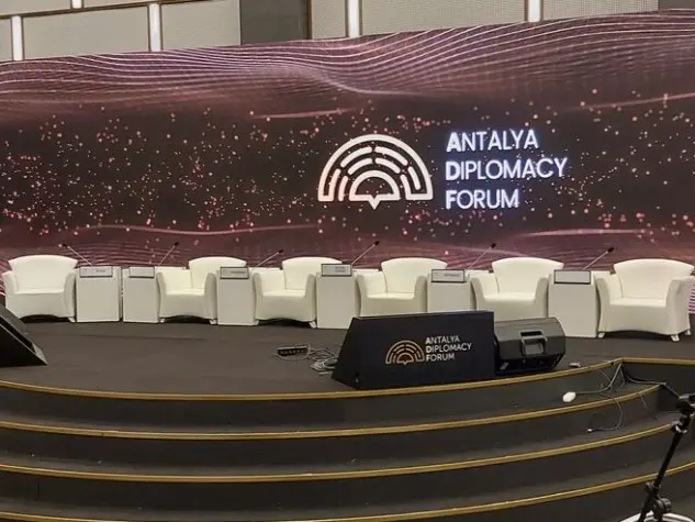 Beyaz Davos Koltuk.webp