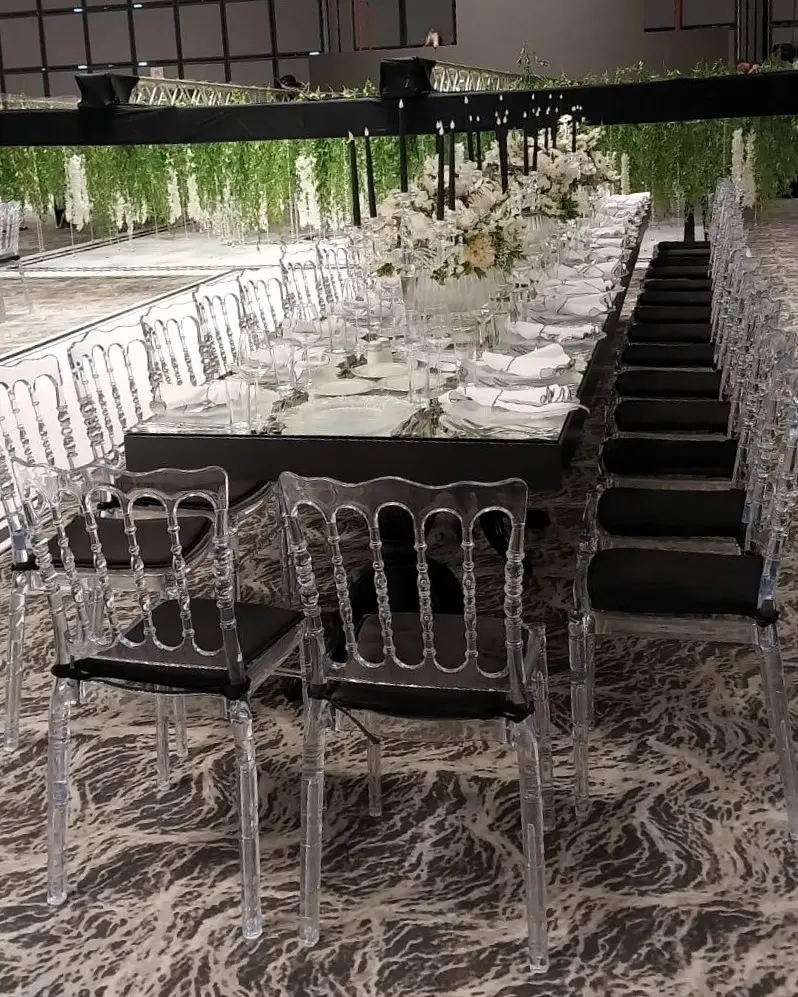 Valencia Siyah Yemek Masası (3).webp
