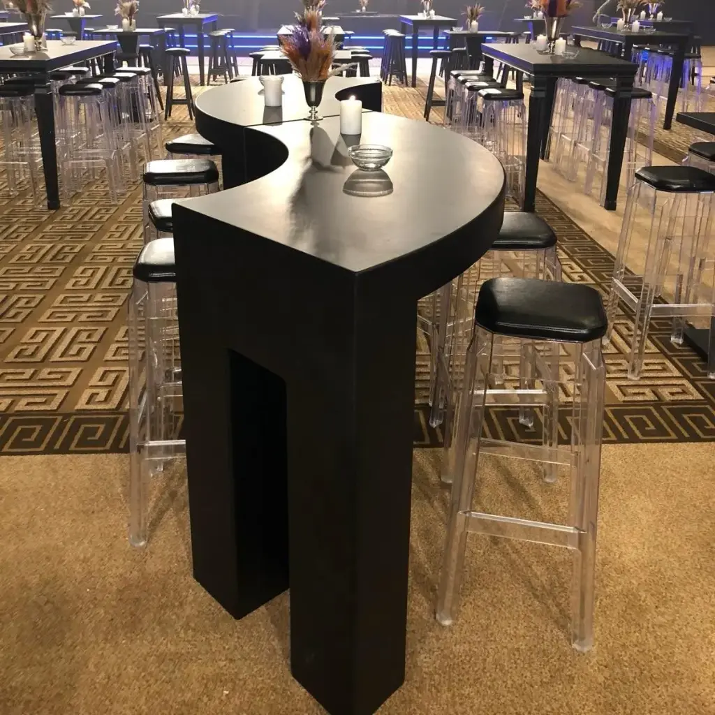 S Bar Masası