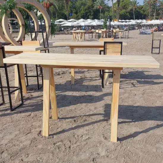 Venedik Bar Masası