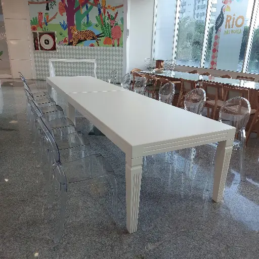 Vienna Yemek Masası